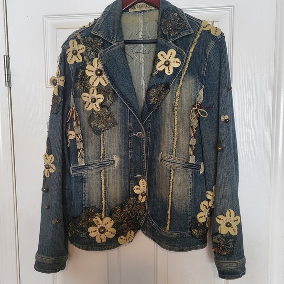 Embellished Floral Denim Jacket - Blue - - Picture 2 of 6